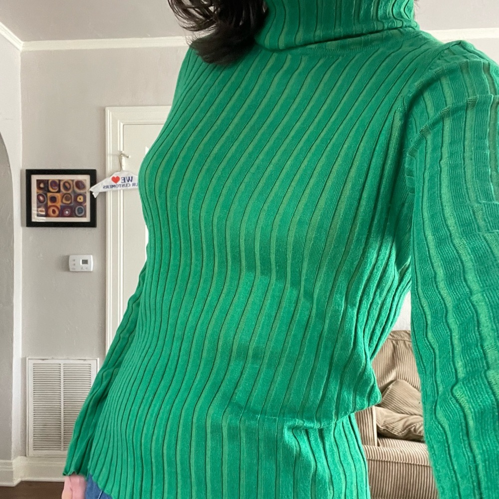 VINTAGE KELLY GREEN TURTLENECK